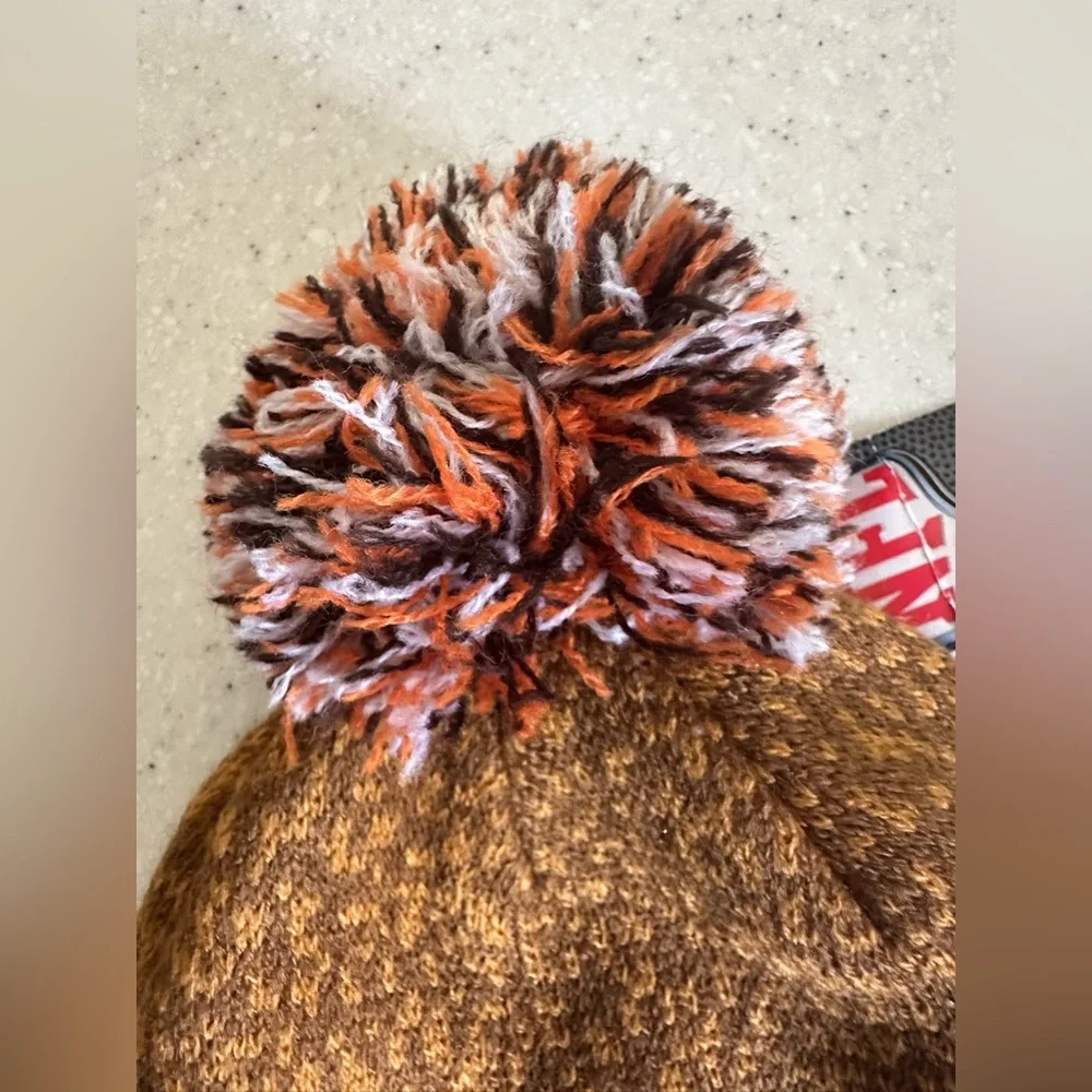NWT NFL Infant Cleveland Browns football Brown and Orange Knit Beanie Hat! Ohio